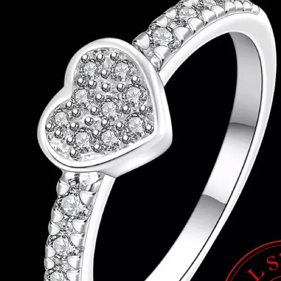 VINTAGE 925 STERLING SILVER DIAMOND HEART RING - Picture 2 of 5